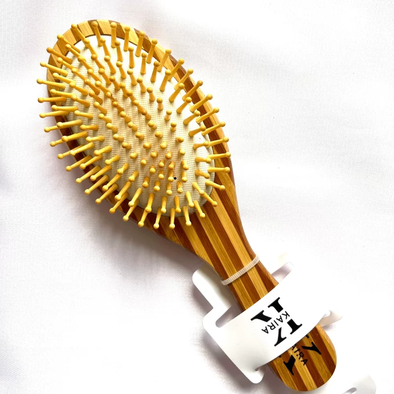 CEPILLO DE BAMBU OVALADO