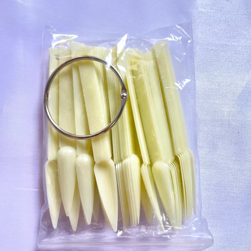 LLAVERO UÑAS STILETTO